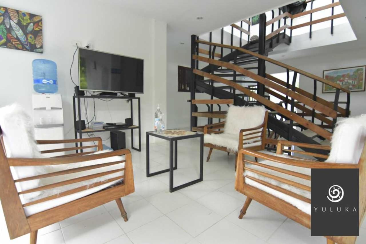 Yuluka Hostel Apulo Exterior photo